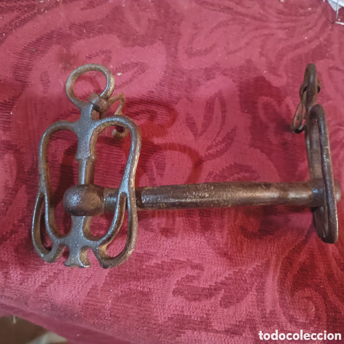 Antig&uuml;edades: Antiguo filete o bocado de caballo siglo XVII