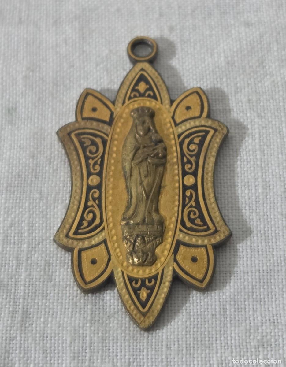 Antig&uuml;edades: Medalla damasquinada de la virgen - Foto 2