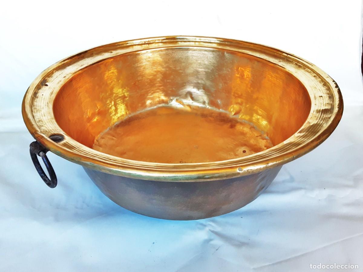 Antig&uuml;edades: LEBRILLO MARMITA DE LAT&Oacute;N S XIX
