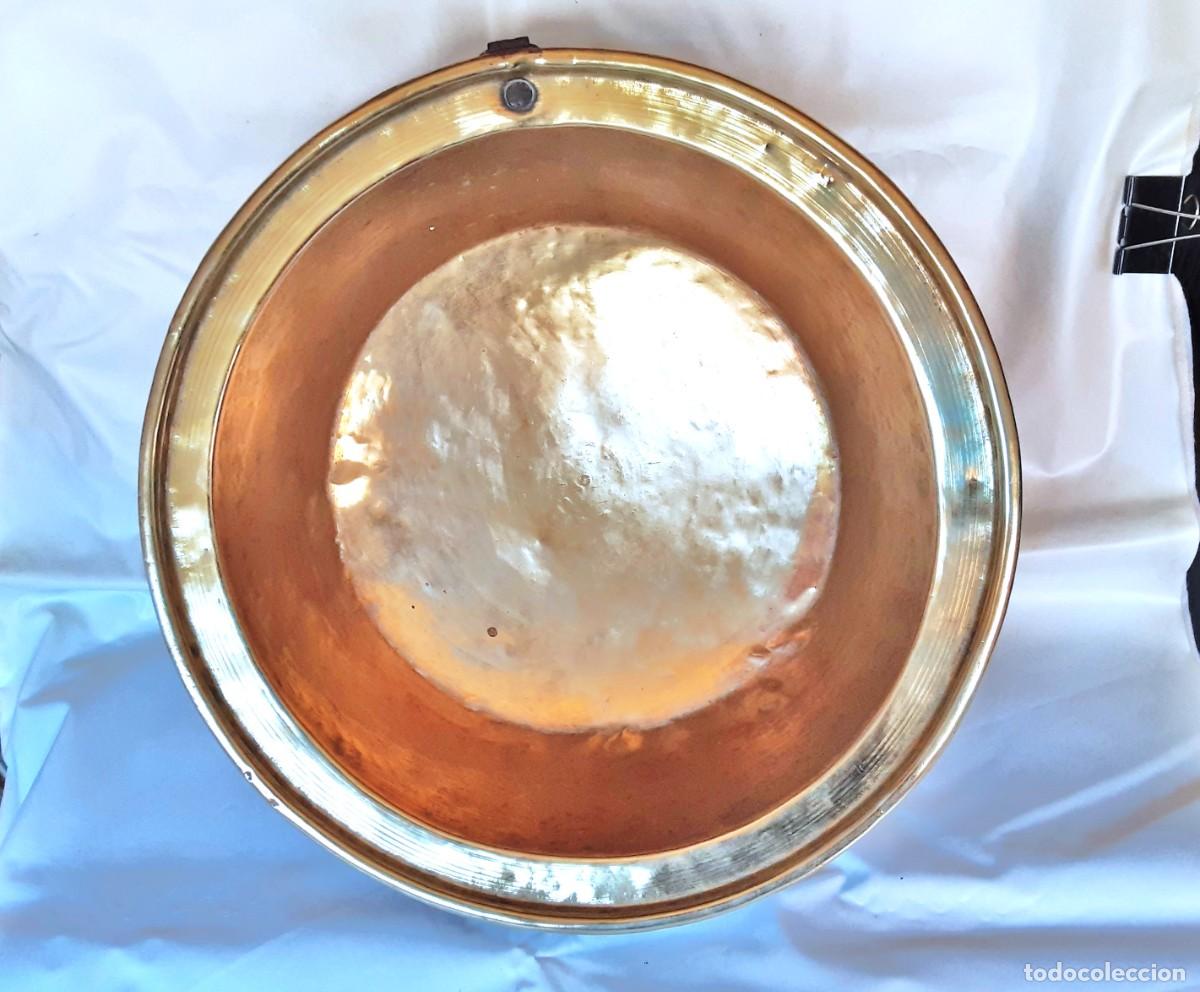 Antig&uuml;edades: LEBRILLO MARMITA DE LAT&Oacute;N S XIX