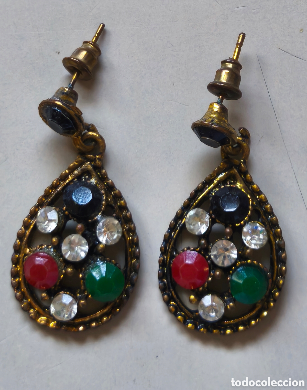 Antig&uuml;edades: Pendientes antiguos con piedras de colores
