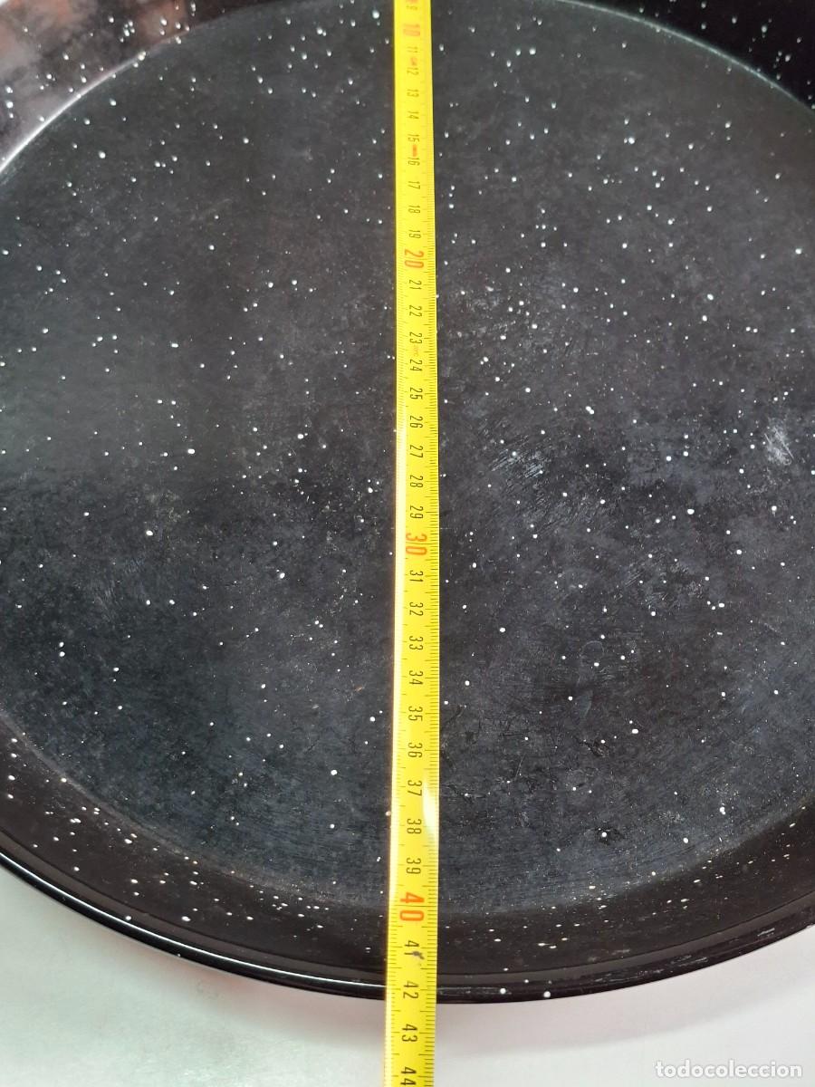 Antig&uuml;edades: PAELLA ESMALTADA DE 42 CM DE DI&Aacute;METRO - Foto 3