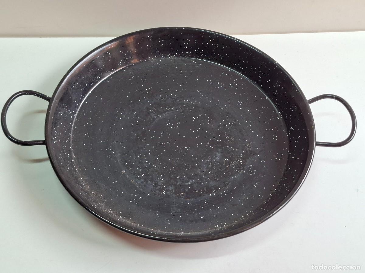 Antig&uuml;edades: PAELLA ESMALTADA DE 34 CM DE DI&Aacute;METRO