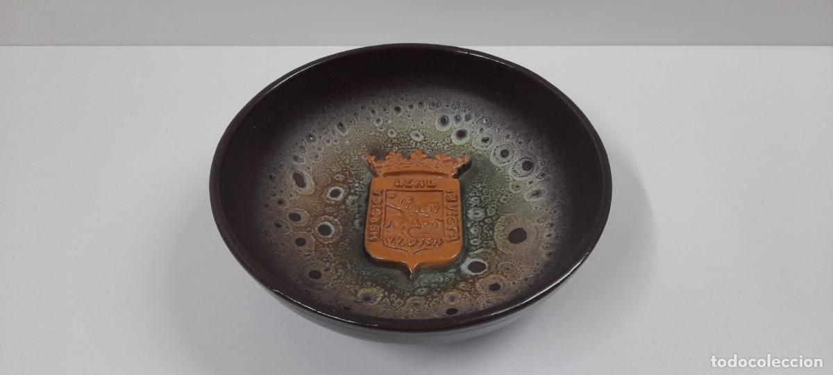 Antig&uuml;edades: CUENDO DE CERAMICA CON EL ESCUDO DE HUESCA . JOSE ARELLANO (1921 - 1997) FRAGA - HUESCA . ALTO 6 CM