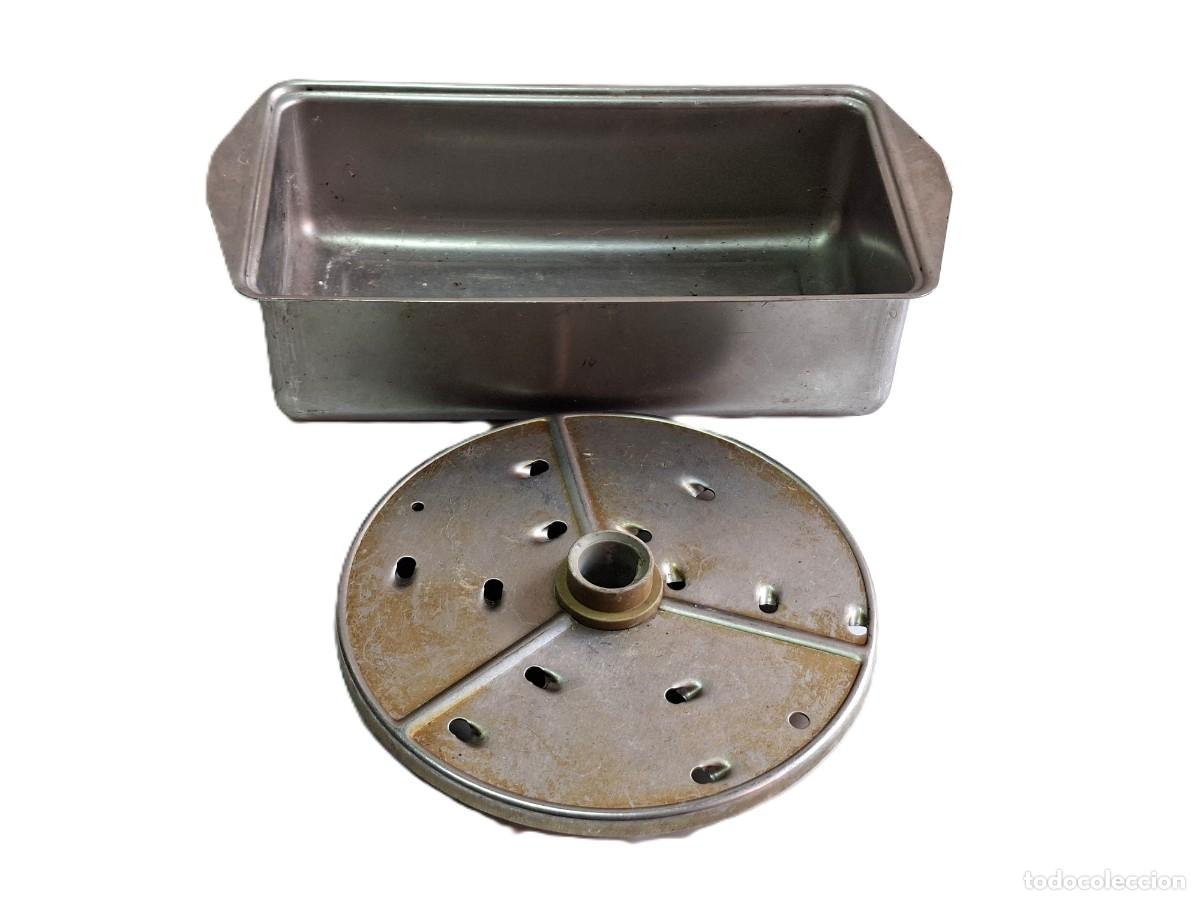 Antig&uuml;edades: ROBOT COUPE 6 mm. grating disc CL 20/R201 ULTRA/R211/R301 ULTRA/R40 Y EL MOLDE - 26X13,5X6,5 CM.