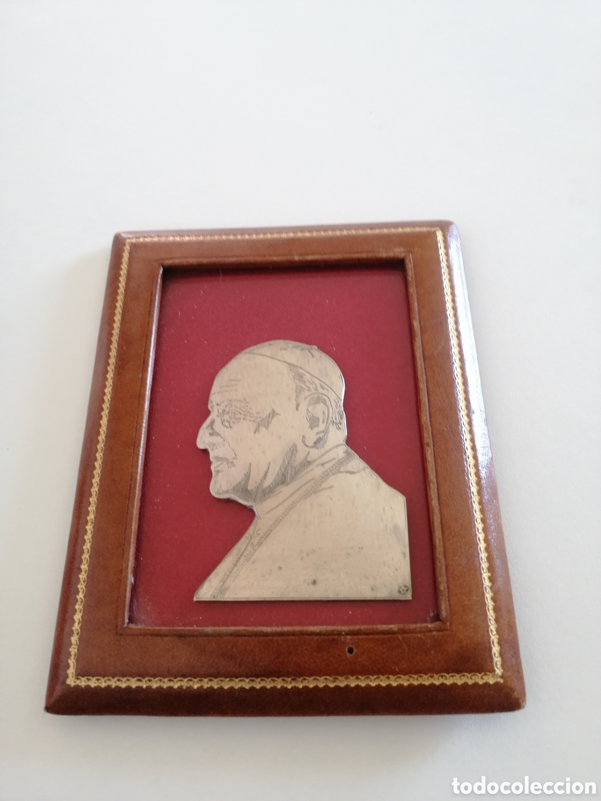 Antig&uuml;edades: Papa Juan XXIII en plata repujada