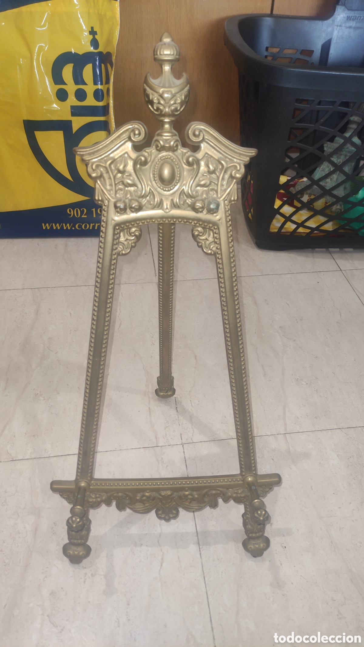 Antig&uuml;edades: Antiguo atril en bronce