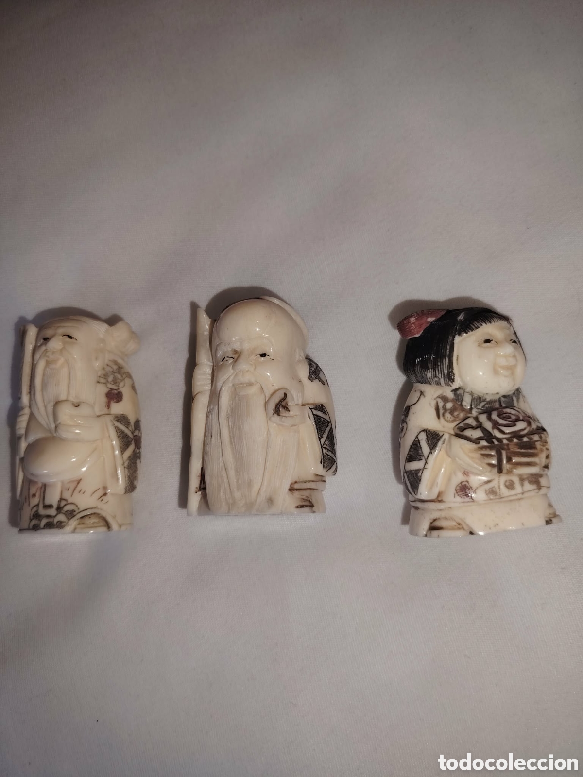 Antig&uuml;edades: Lote de 3 netsukes . Asi&aacute;ticos