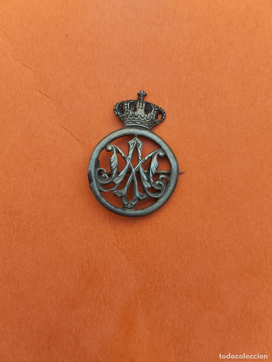 Antig&uuml;edades: ANTIGUO BROCHE O ALFILER PRENDEDOR REALIZADO EN METAL, REPRESENTANDO AVE MAR&Iacute;A CORONADA. 2,8X2CM