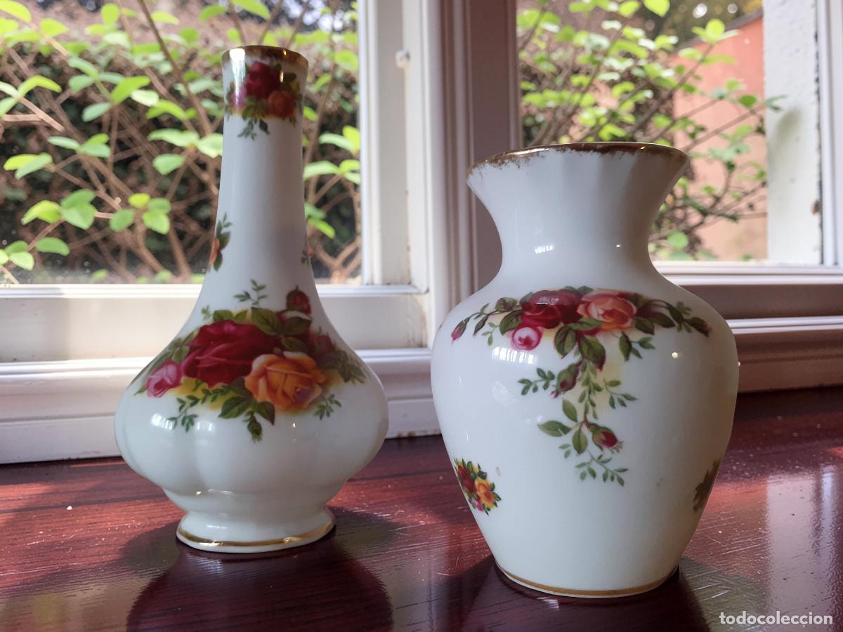 Antig&uuml;edades: 2 floreros peque&ntilde;os Royal Albert Old Country Roses