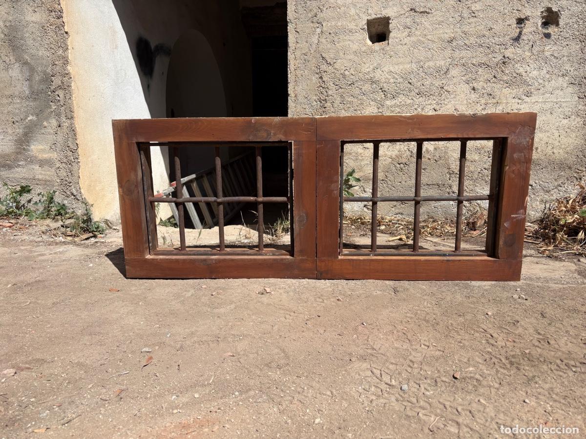 Antig&uuml;edades: Marco de madera robusto y elegante para ventana y rejas