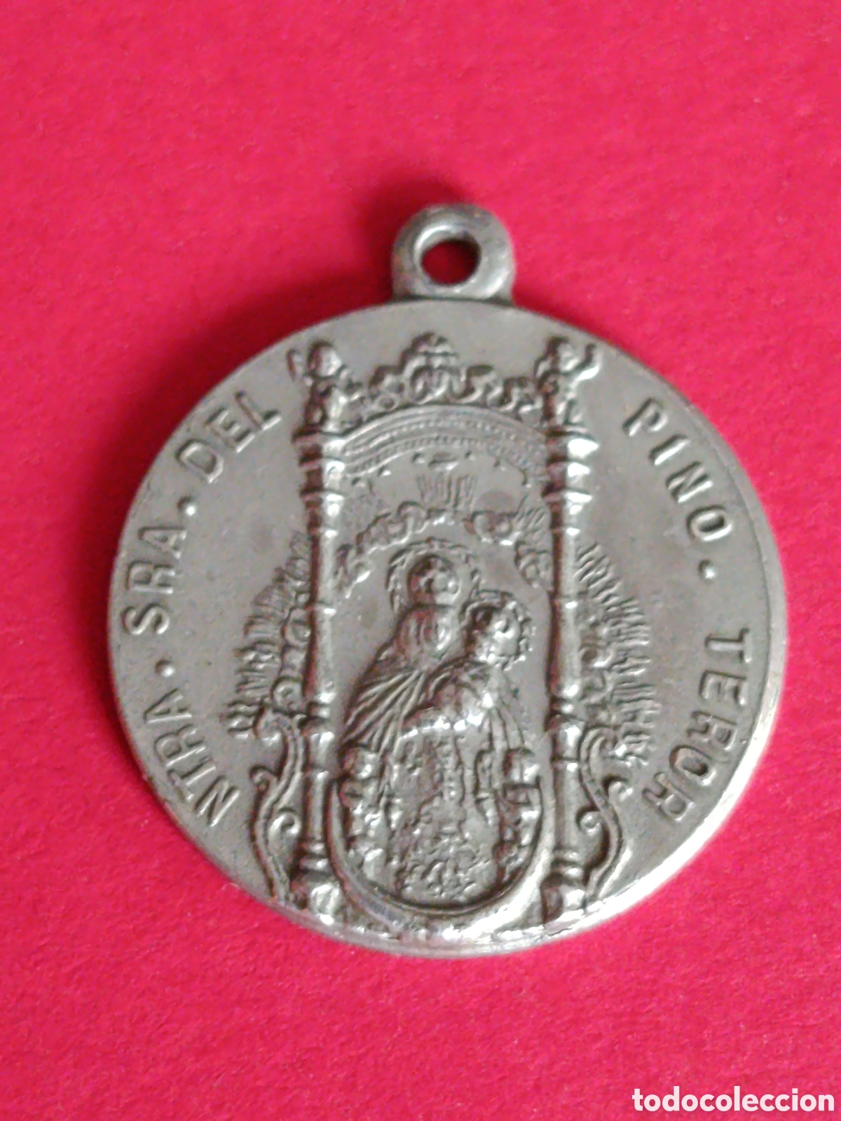 Antig&uuml;edades: ANTIGUA MEDALLA DE NTRA SRA DEL PINO. TEROR. GRAN CANARIA. 2 CM.
