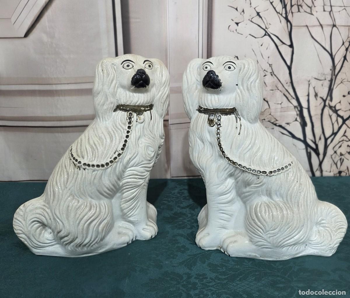 Antig&uuml;edades: Pareja grande de perros antiguos de Staffordshire de calidad victoriana