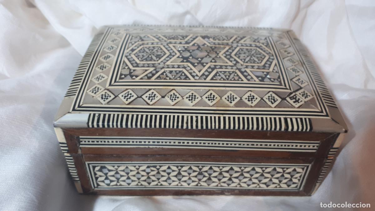 Antig&uuml;edades: Caja Anglo-india. Mediados siglo XX.