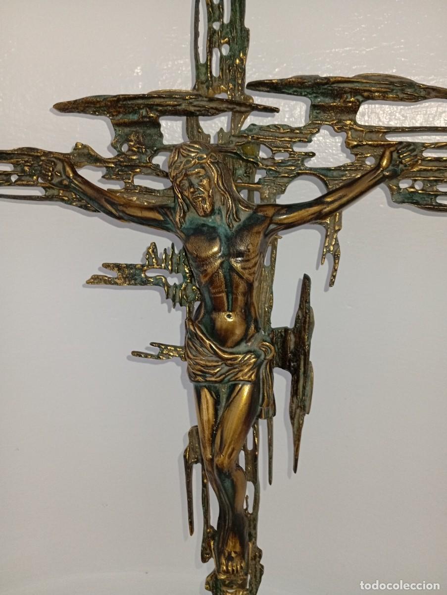 Antig&uuml;edades: Crucifijo de bronce . Imagen - Foto 2