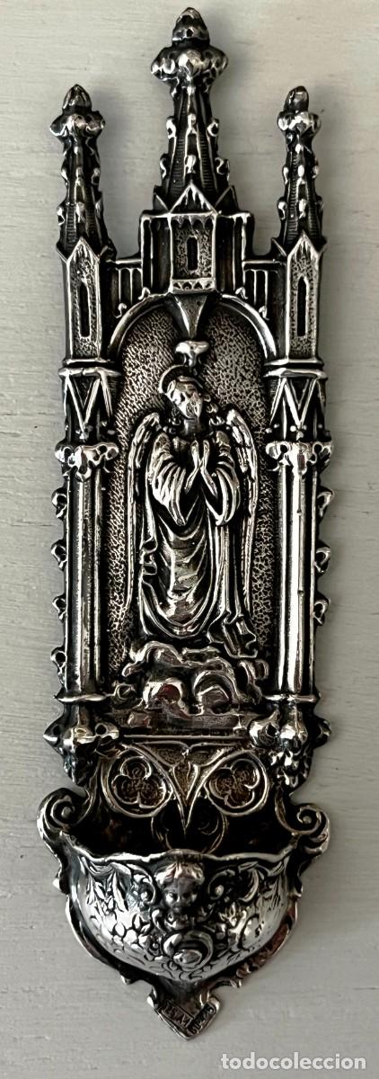 Antig&uuml;edades: Benditera antigua de plata, estilo neog&oacute;tico, &Aacute;ngel orante / arc&aacute;ngel, mide 11,7 x 3,5 cm, pesa 35,7