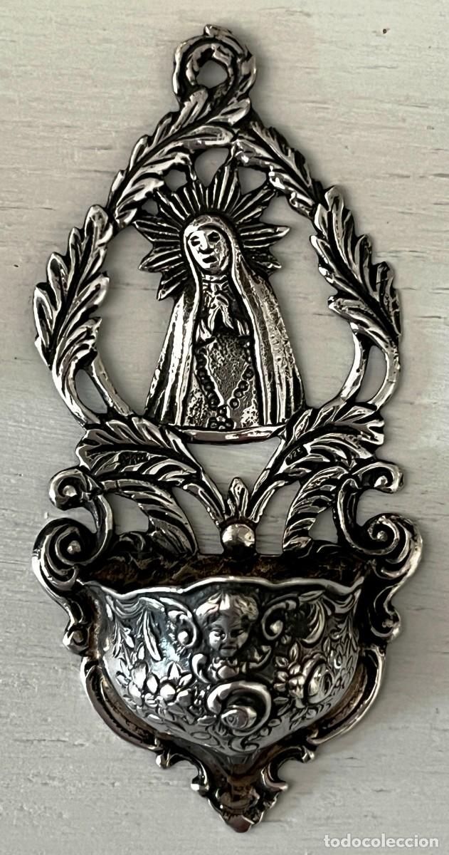 Antig&uuml;edades: Benditera antigua de plata, Virgen con rosario / advocaci&oacute;n mariana, mide 7,5 x 3,8 cm, pesa 15,82 g