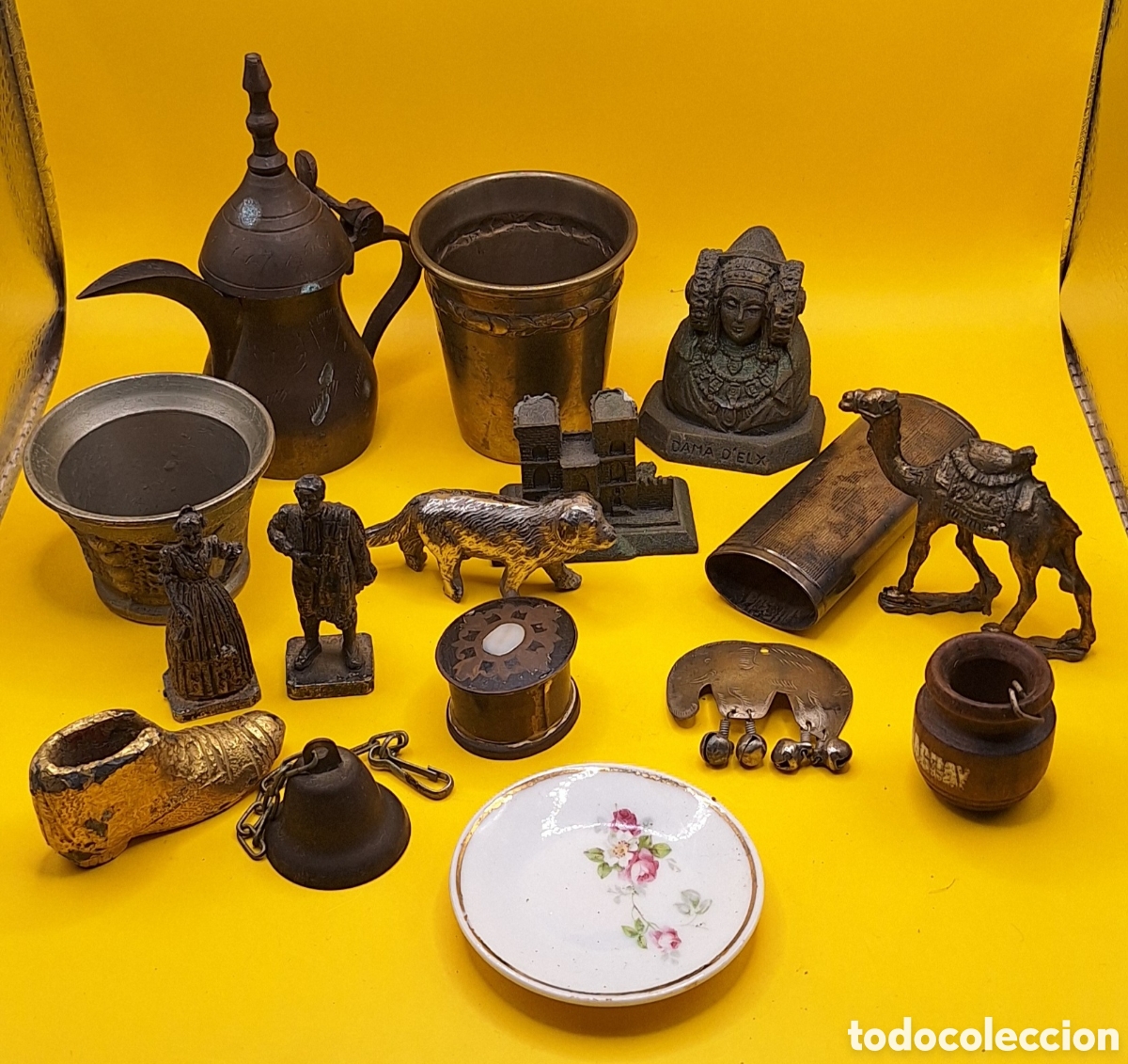 Antig&uuml;edades: Lote 16 Art&iacute;culos Variados Tetera India - Almirez o Mortero - Vaso - Campana