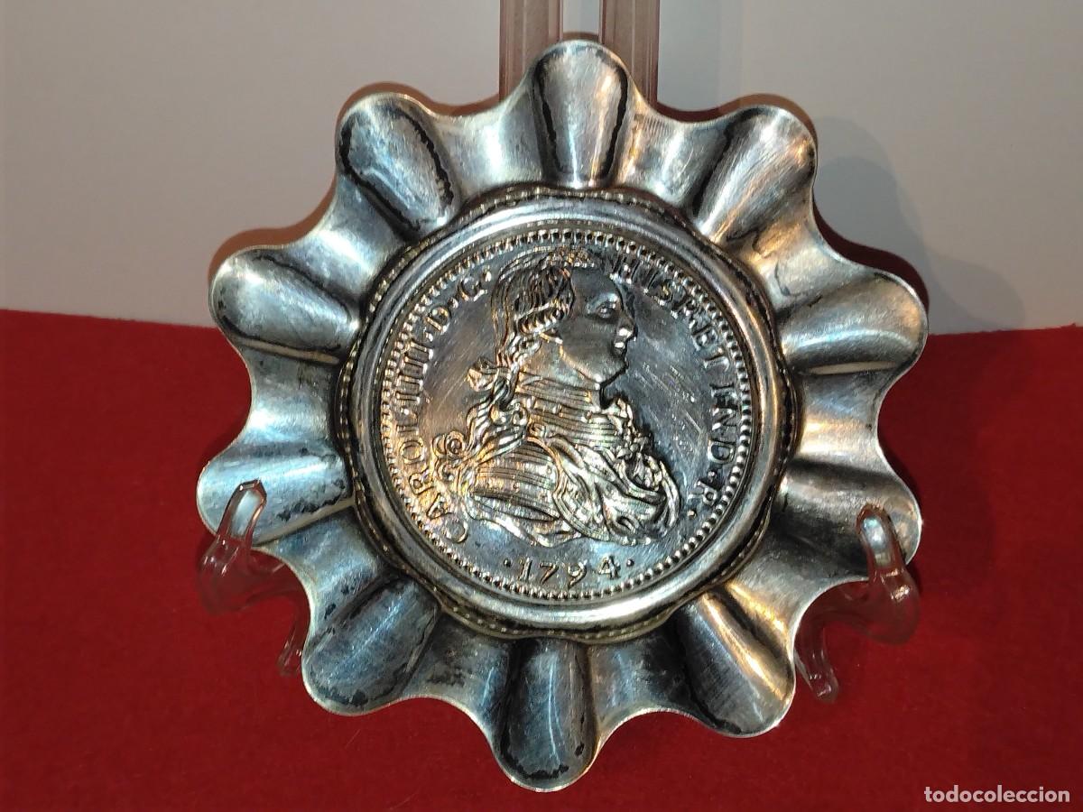 Antig&uuml;edades: ANTIGUO CENICERO DE ALPACA PARTE CENTRAL MONEDA REAL DE CARLOS IV DE ESPA&Ntilde;A(A&Ntilde;O 1792)