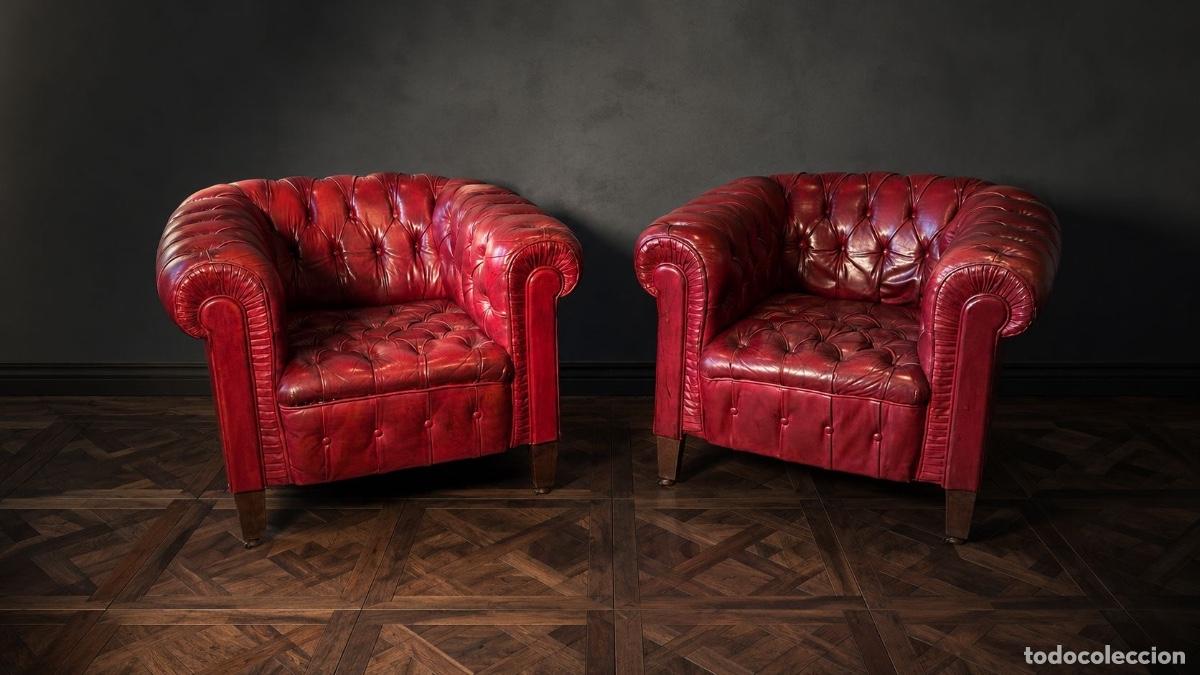 Antig&uuml;edades: Pareja de sillones Chesterfield piel aut&eacute;ntica &middot; Muelles helicoidales &middot; P&aacute;tina vino antiguo /Oxblood