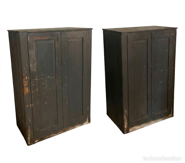 Antig&uuml;edades: PAREJA DE ANTIGUOS ARMARIOS BAJOS. MADERA DE PINO. ESPA&Ntilde;A. PRINCIPIOS DEL SIGLO XIX.