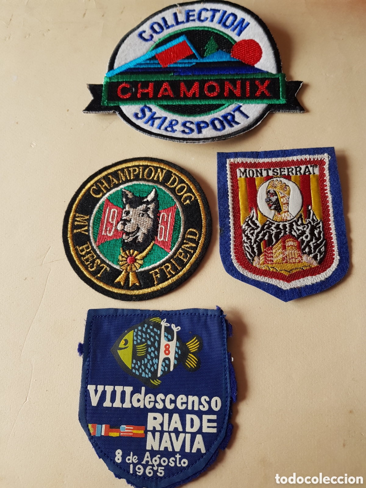Antig&uuml;edades: LOTE DE 4 PARCHES BORDADOS - Foto 1