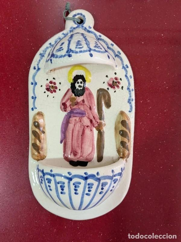 Antig&uuml;edades: Benditera de cer&aacute;mica con Santo - Foto 1