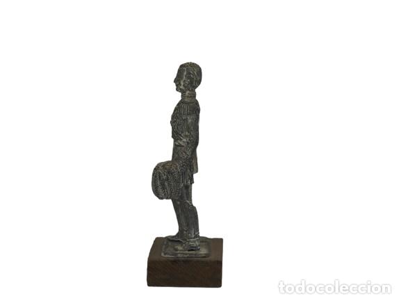 Antig&uuml;edades: Figura de rey Alfonso XII - Foto 4