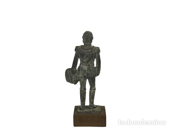 Antig&uuml;edades: Figura de rey Alfonso XII - Foto 5