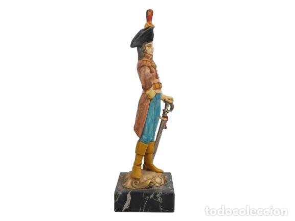 Antig&uuml;edades: Figura de general de Brigada - Foto 2