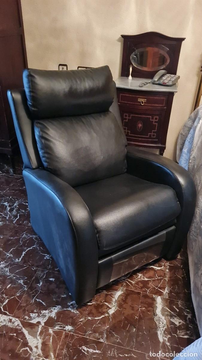 Antig&uuml;edades: SILL&Oacute;N RECLINABLE COLOR NEGRO. - Foto 2