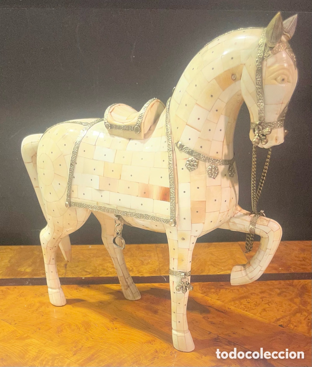 Antig&uuml;edades: Caballo de Marfil y Plata - Foto 1
