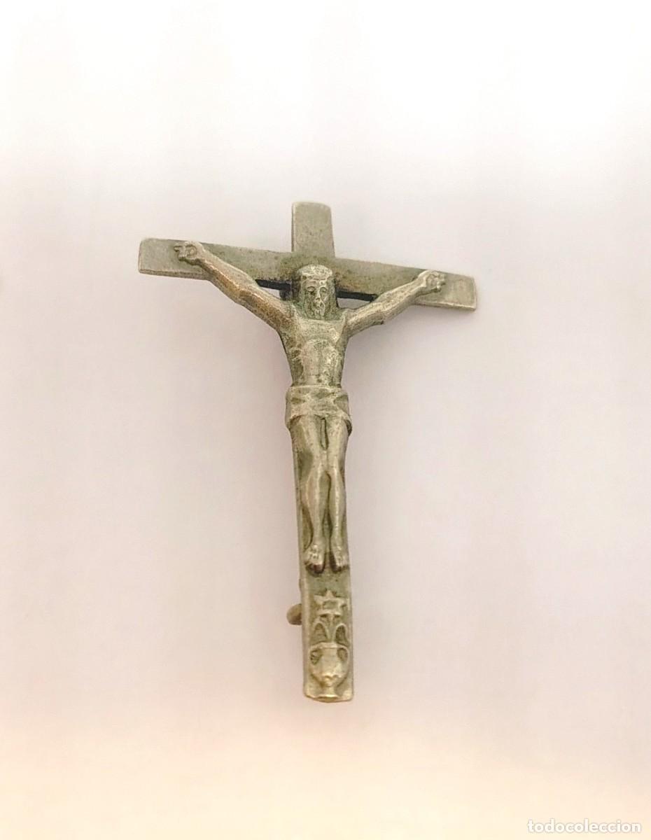 Antig&uuml;edades: Medalla (Imperdible pin) religiosa / Colgante: CRUCIFIJO. M384