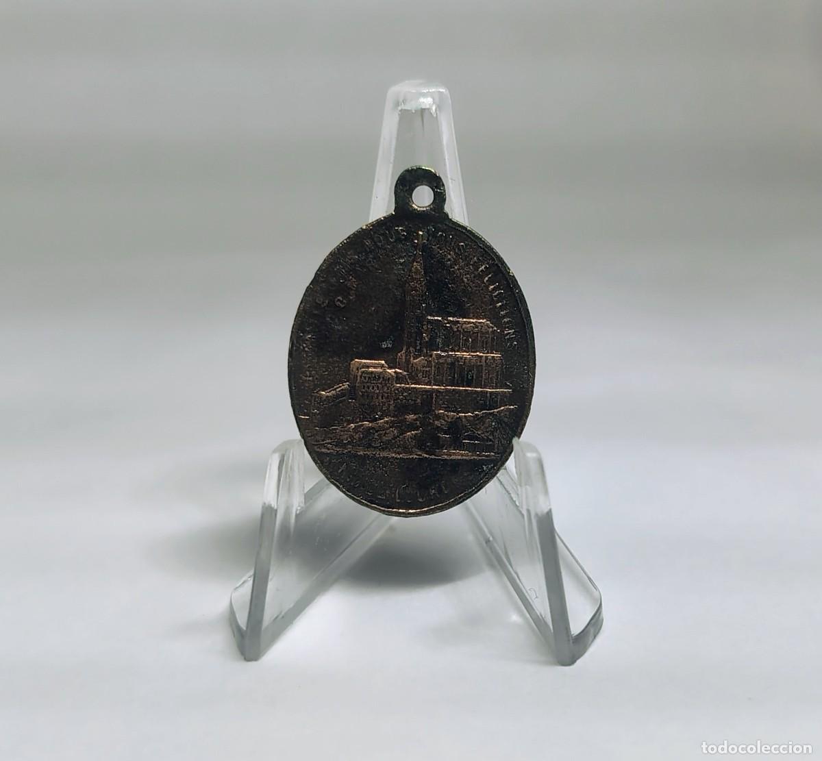 Antig&uuml;edades: Medalla religiosa / Colgante: LOURDES - Yo soy la Inmaculada Concepci&oacute;n. M388