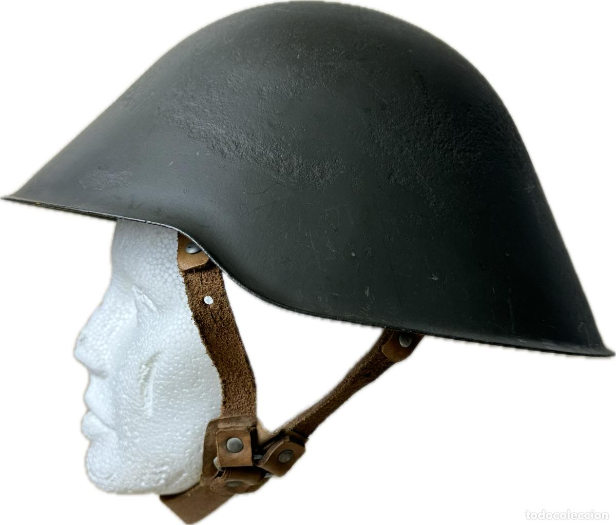 Antig&uuml;edades: Casco Republica Democr&aacute;tica 1956 - Foto 2