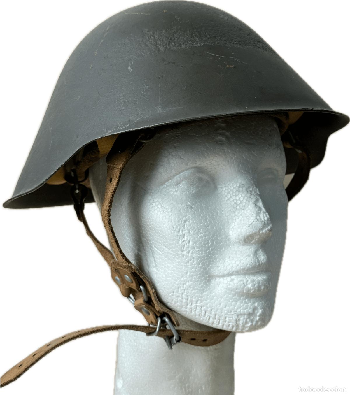Antig&uuml;edades: Casco Republica Democr&aacute;tica 1956 - Foto 1