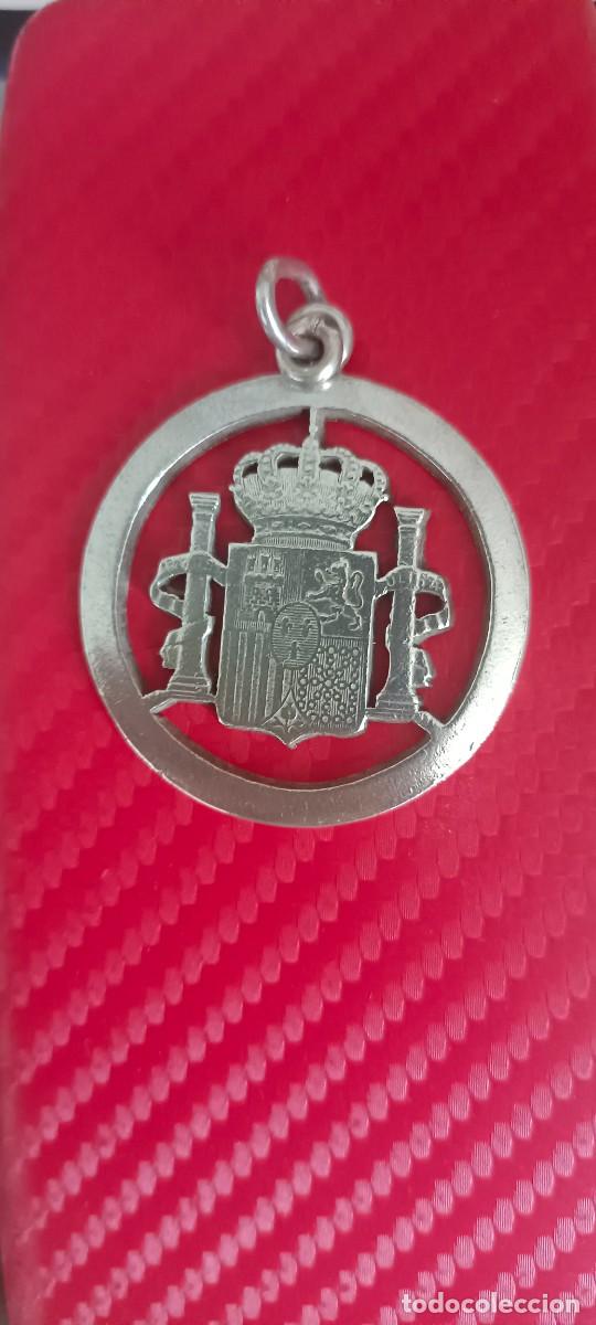 Antig&uuml;edades: Medalla plata del escudo del &aacute;guila