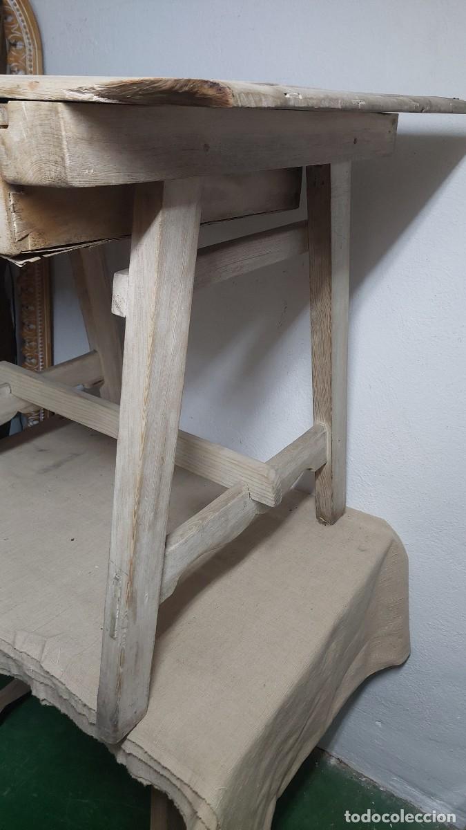 Antig&uuml;edades: Antigua mesa tocinera de madera de cocina - Foto 2