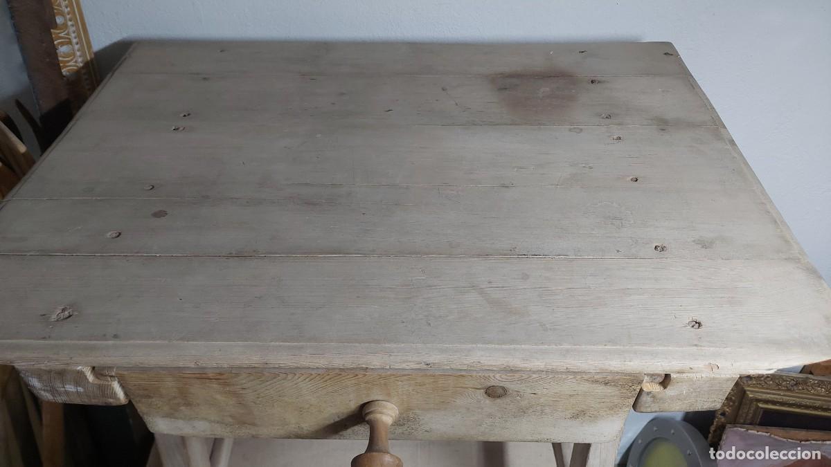 Antig&uuml;edades: Antigua mesa tocinera de madera de cocina - Foto 5