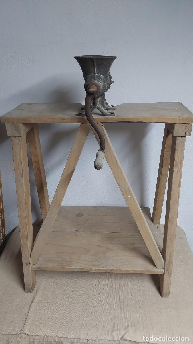 Antig&uuml;edades: M&aacute;quina matanza con mesa