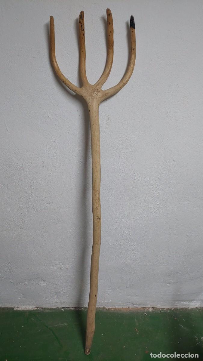 Antig&uuml;edades: Horca de madera agricola