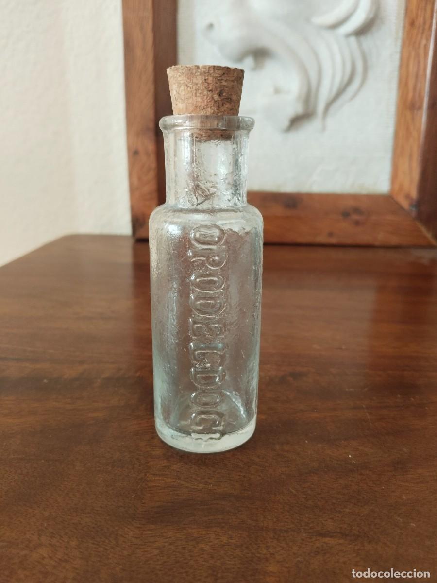 Antig&uuml;edades: Antigua botellita b&aacute;lsamo Opodeldoch del Dr. Steers. Farmacia.