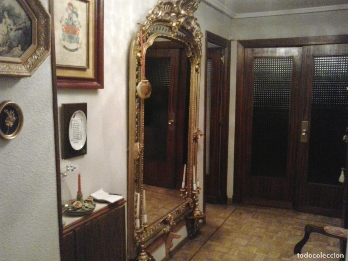 Antig&uuml;edades: ESPEJO DORADO GRANDES DIMENSIONES CON PIES DE APOYO. SOLO RECOGIDA LOCAL 2X1,7M