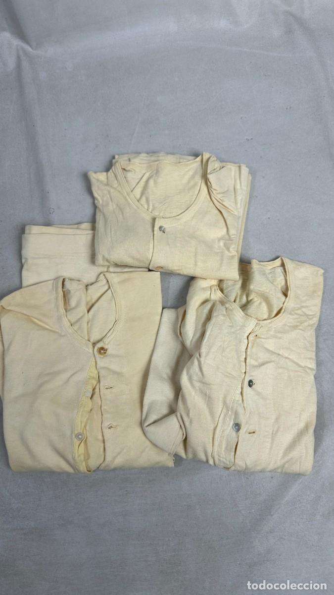 Antig&uuml;edades: Lote de tres camisetas de punto