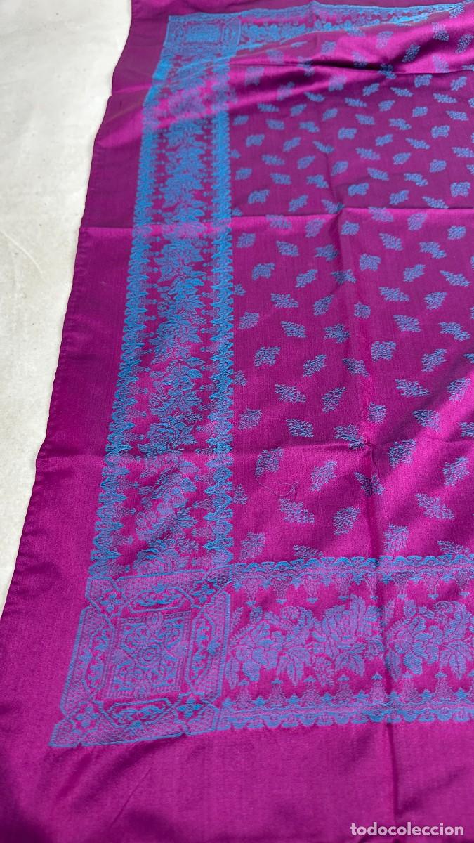 Antig&uuml;edades: Pa&ntilde;uelo adamascado morado y azul - Foto 3
