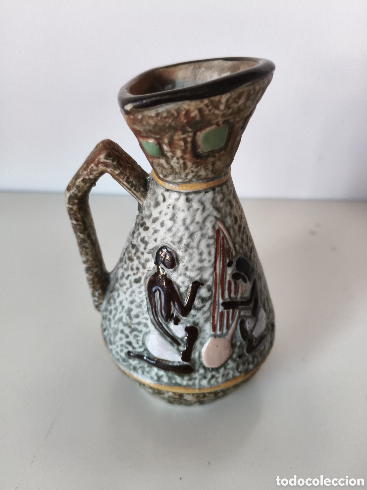 Antig&uuml;edades: Peque&ntilde;o jarron con forma de alcuza egipcia