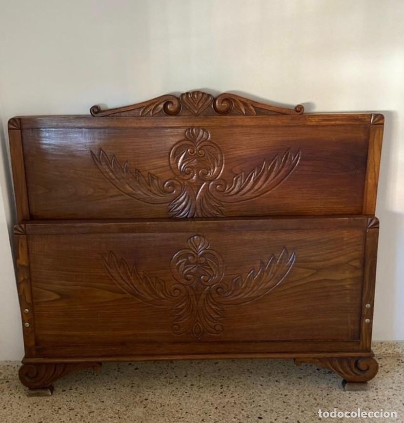 Antig&uuml;edades: Cabecero y pie de cama en madera maciza de roble a&ntilde;os 50, origen Galicia