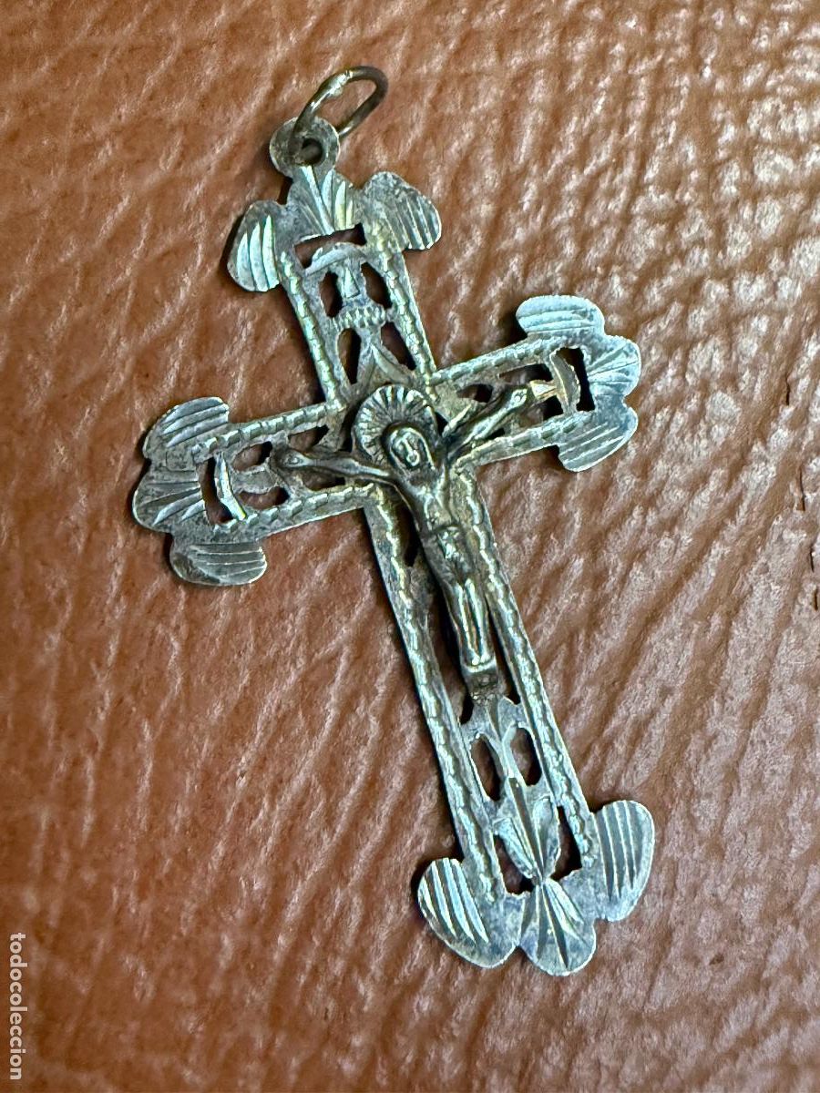 Antig&uuml;edades: Precioso crucifijo de Rosario, cruz del perdon. En plata. 4 grs. Mide 4,5x2,8cms