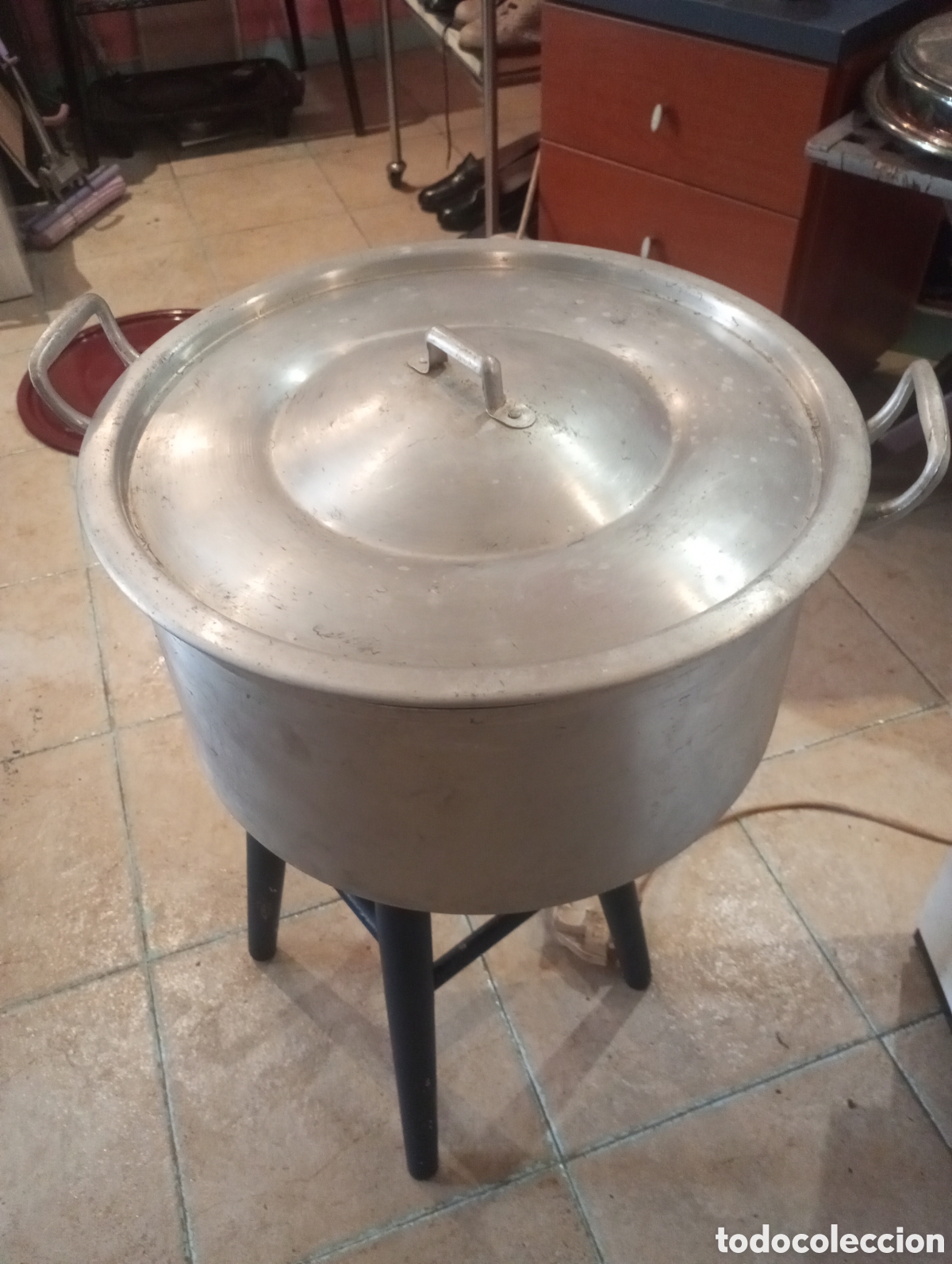 Antig&uuml;edades: Antigua olla de aluminio