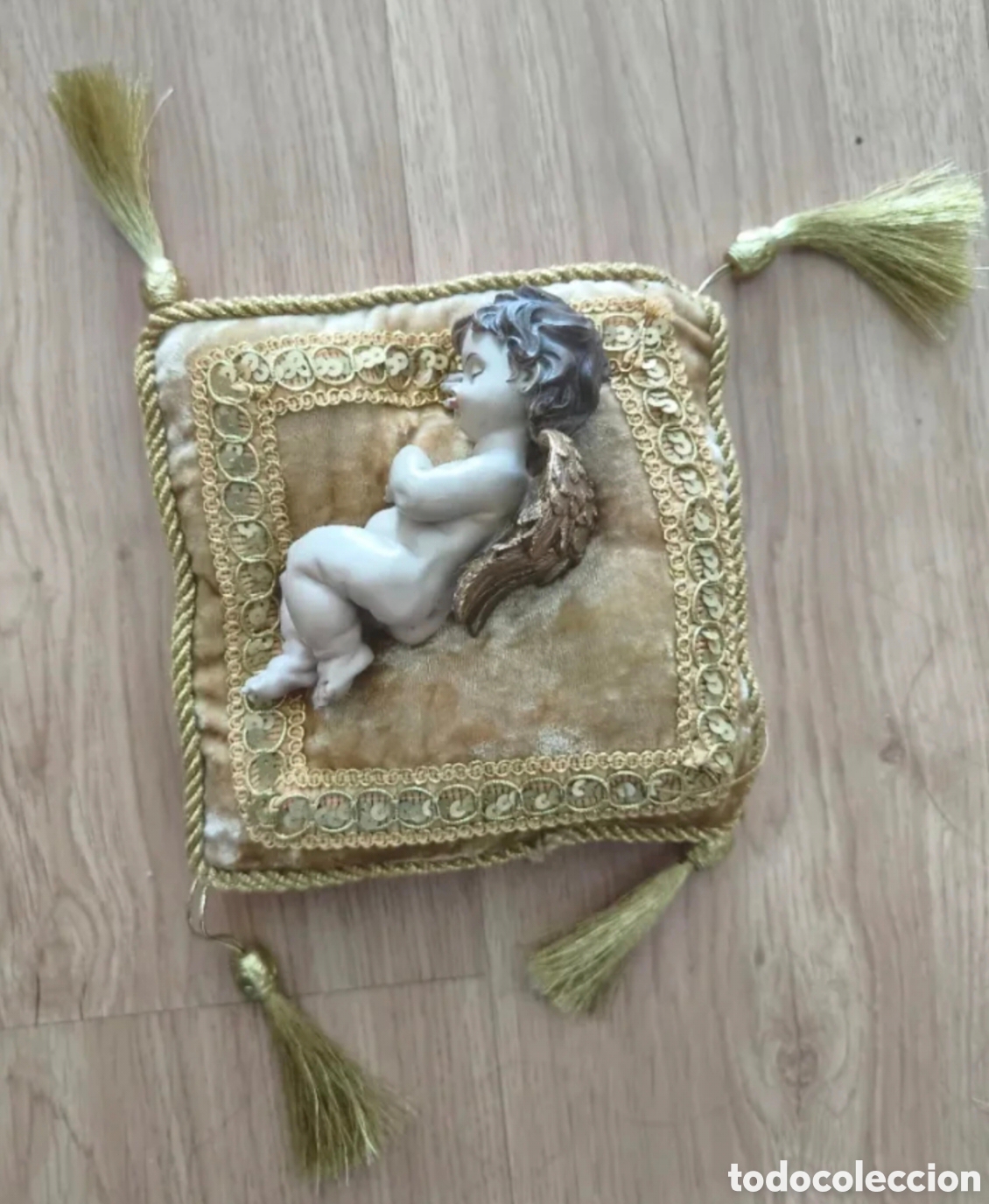 Antig&uuml;edades: Figura &Aacute;ngel Querub&iacute;n / Ni&ntilde;o Jes&uacute;s sobre Coj&iacute;n de Terciopelo Dorado